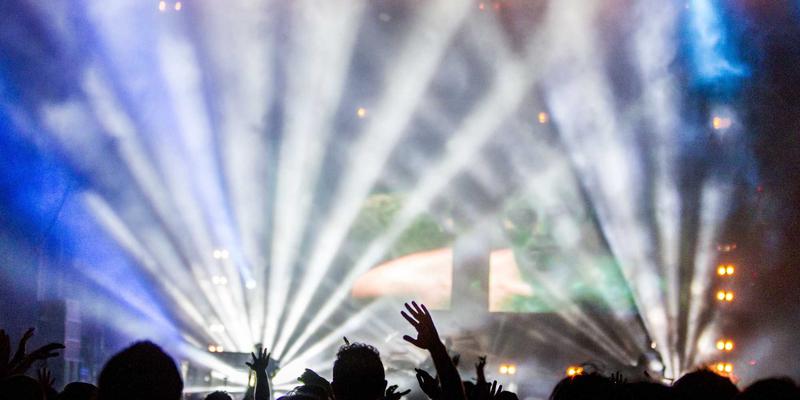 从服侍到领导：基督徒职场人如何活出仆人式领导的圣经智慧