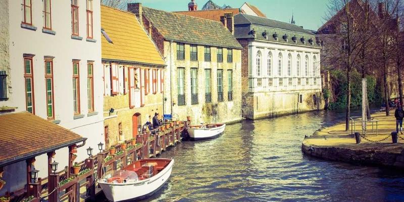 数字游牧时代的信仰锚点:基督徒如何建立稳固的属灵社群与纪律